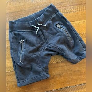 Molo kids Ashton Short size 4. Black